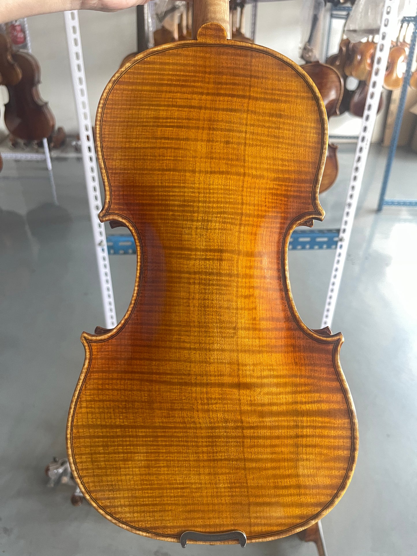 high quality 4/4 handmade violin spruce one piece maple back strings bridge case bright 6-18-8 sound