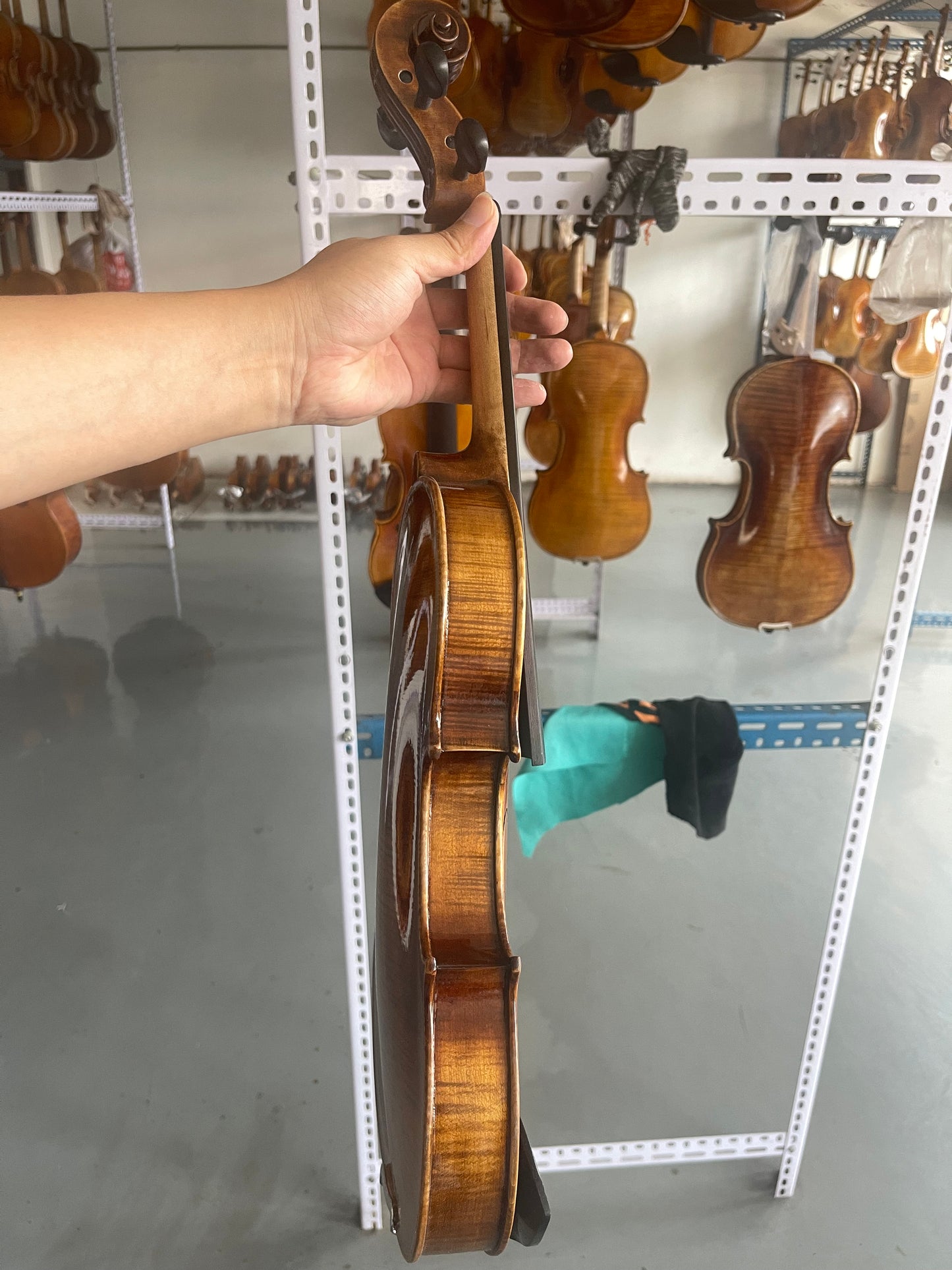SurpassMusica professional 4/4 violin, solid spruce and maple sweet sound ,ready to play