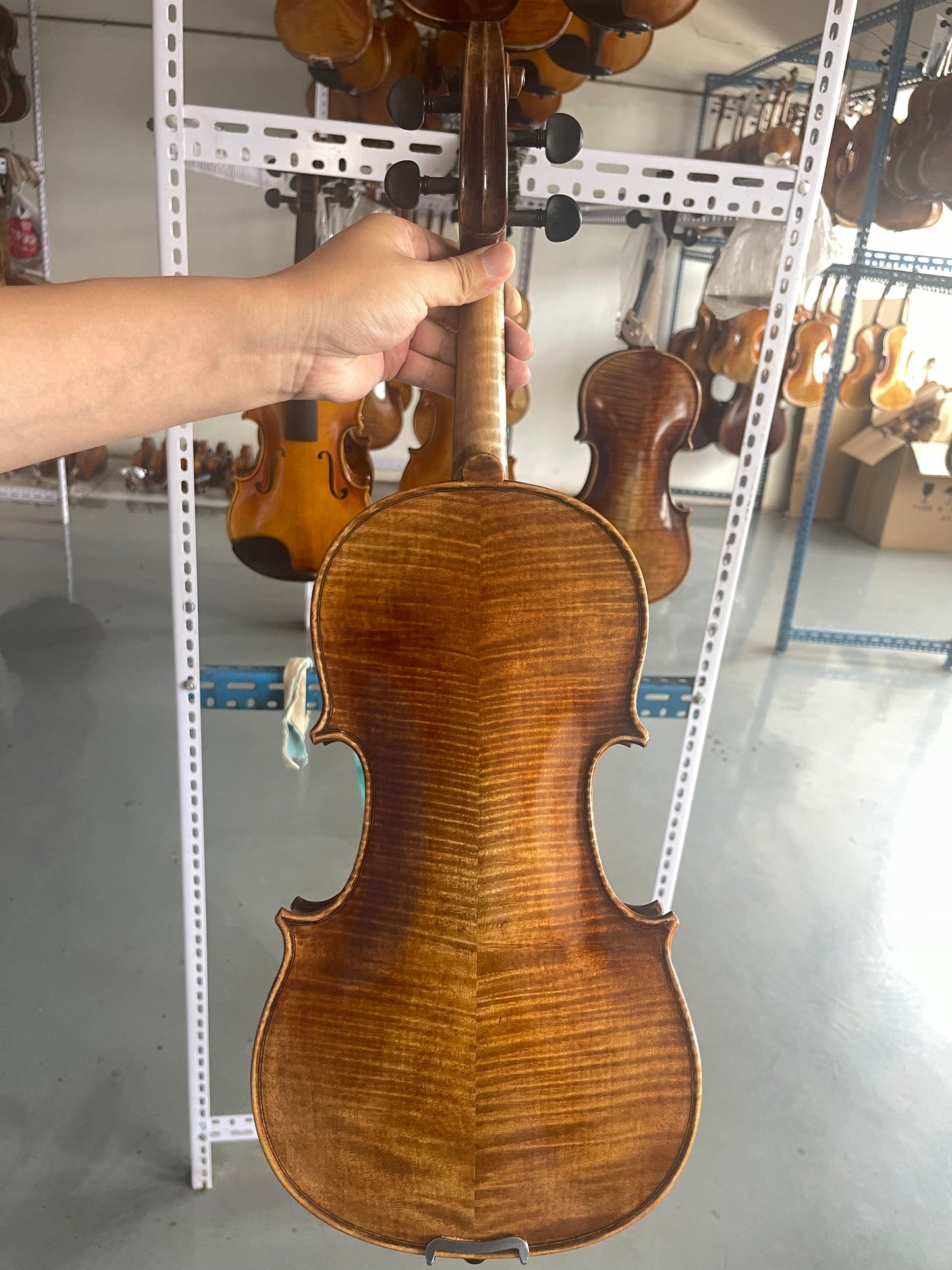 Quality 4/4 hanmade violin sweet sound solid spruce and maple strings bridge