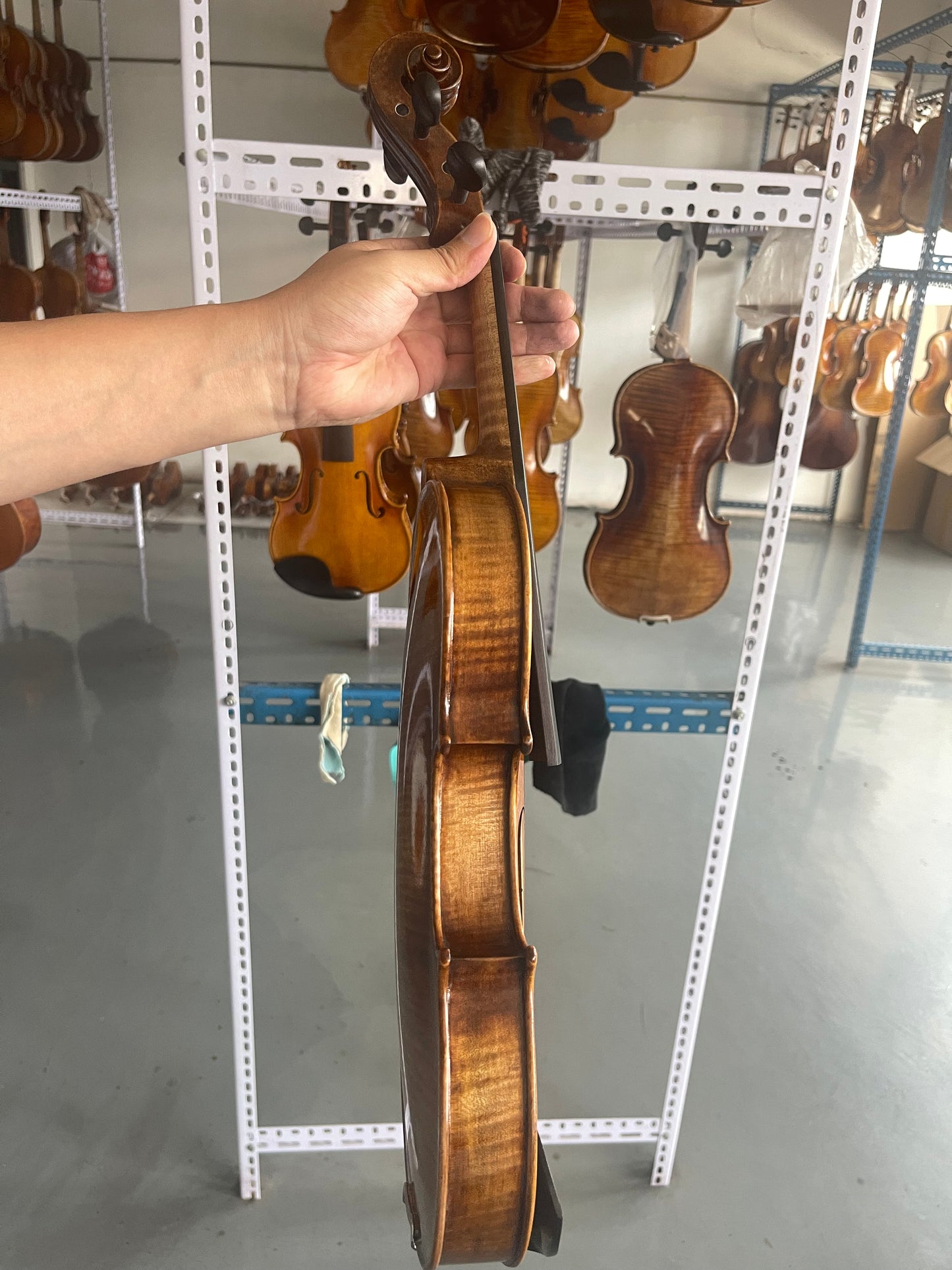 Quality 4/4 hanmade violin sweet sound solid spruce and maple strings bridge