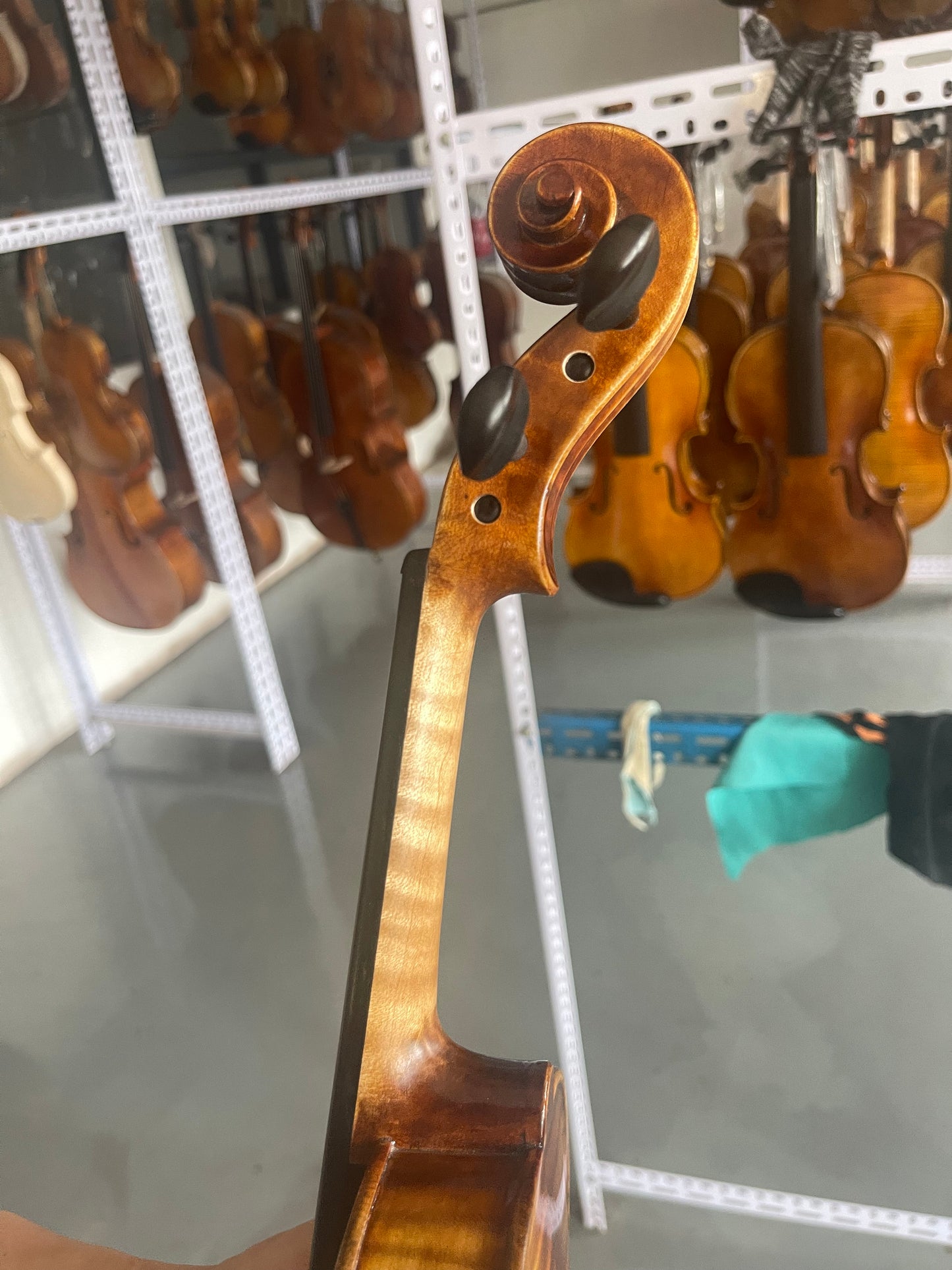 Solid spruce and maple4/4 hanmade violin ready to play strings bridge Stadivari model bright sound