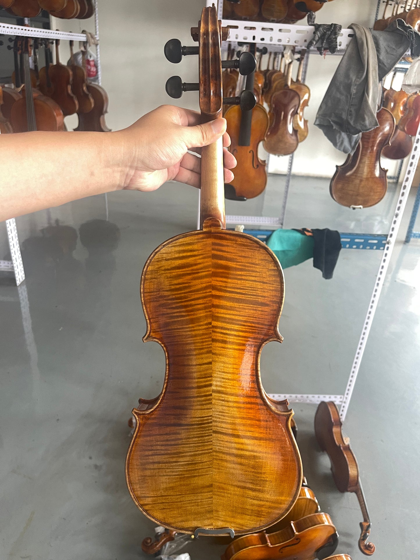 4/4 handmade violin solid spruce flamed maple,nice sound with case, strings,bridge, ready to play