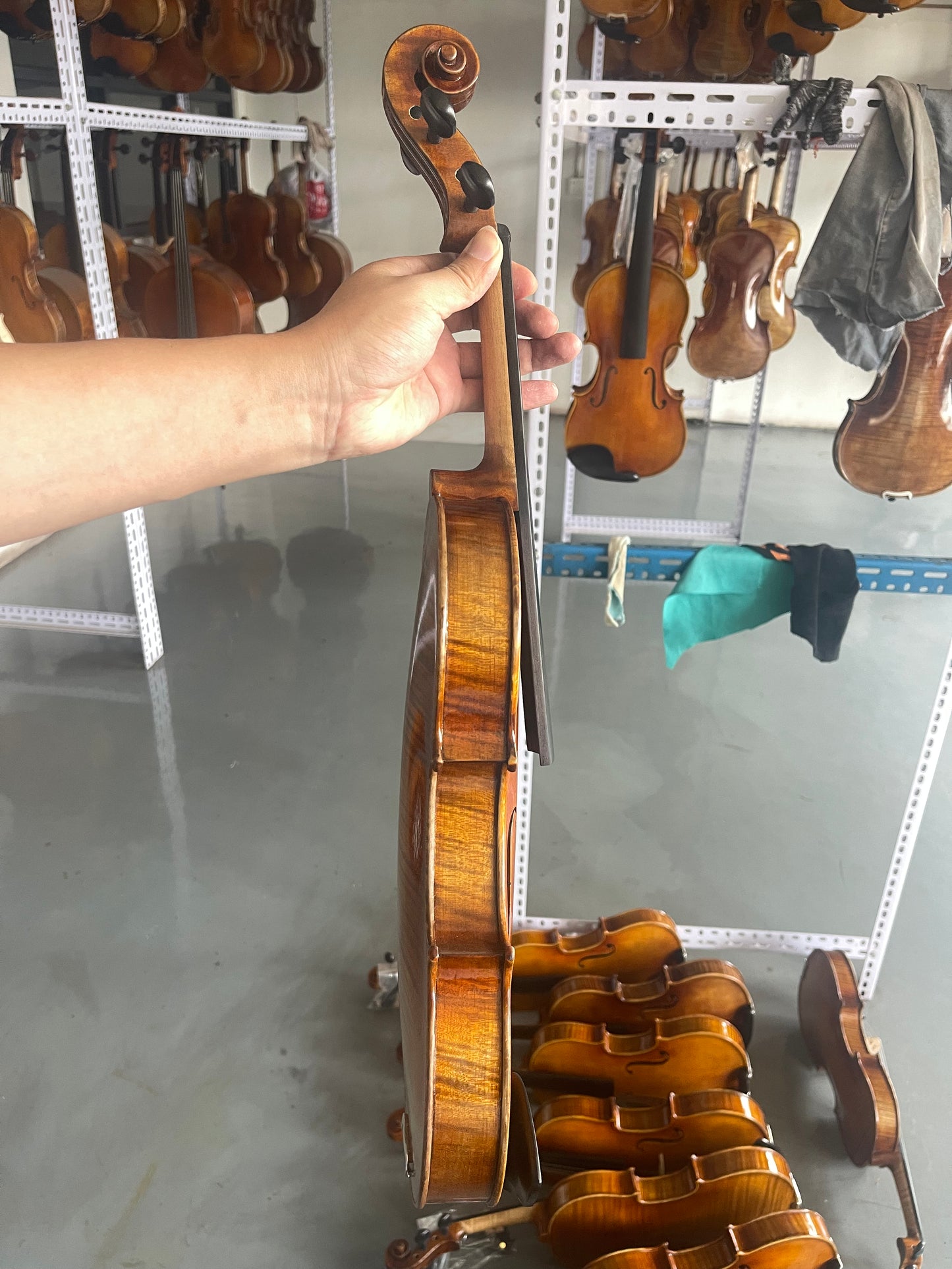 4/4 handmade violin solid spruce flamed maple,nice sound with case, strings,bridge, ready to play