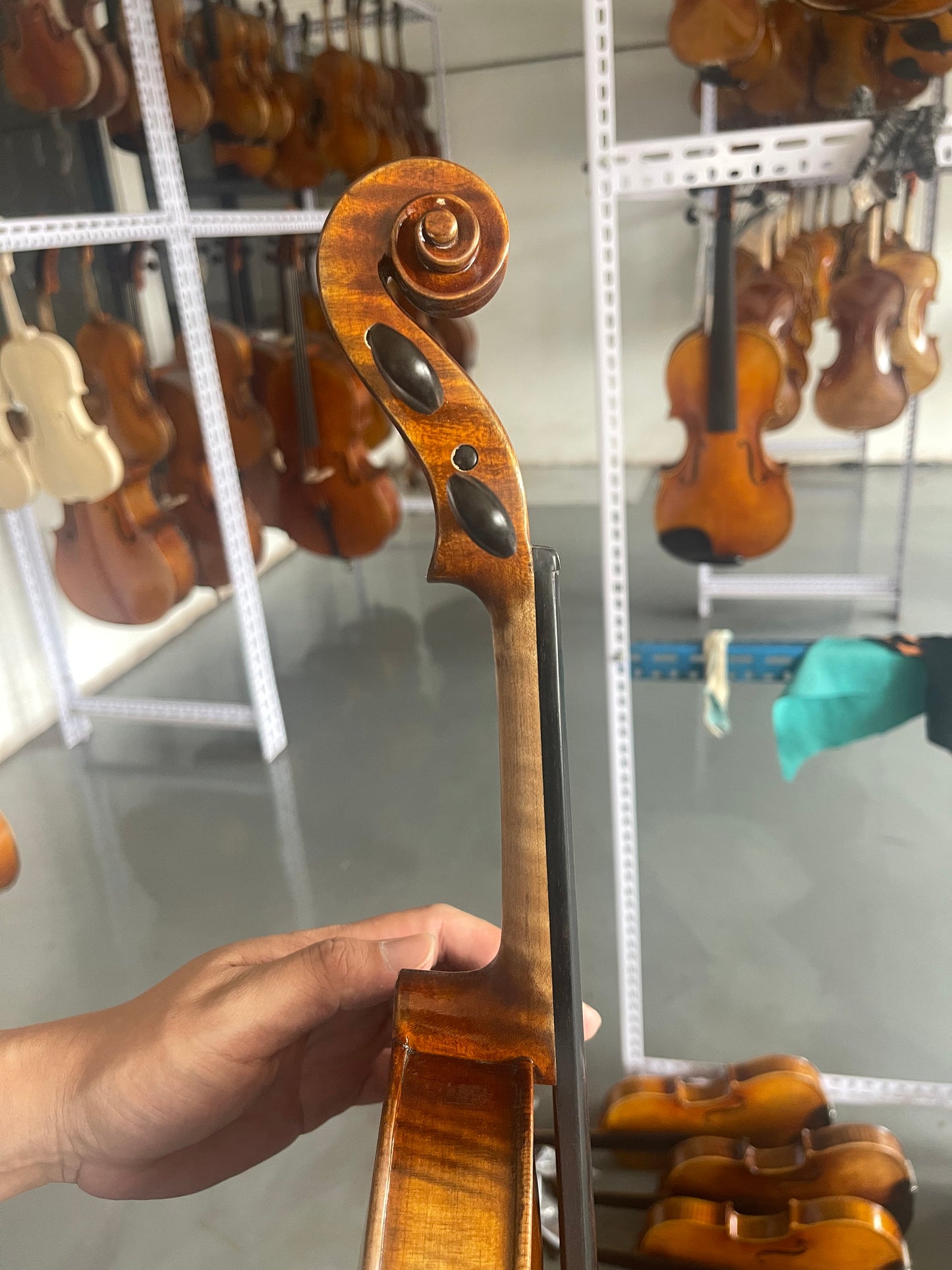 4/4 handmade violin solid spruce flamed maple,nice sound with case, strings,bridge, ready to play