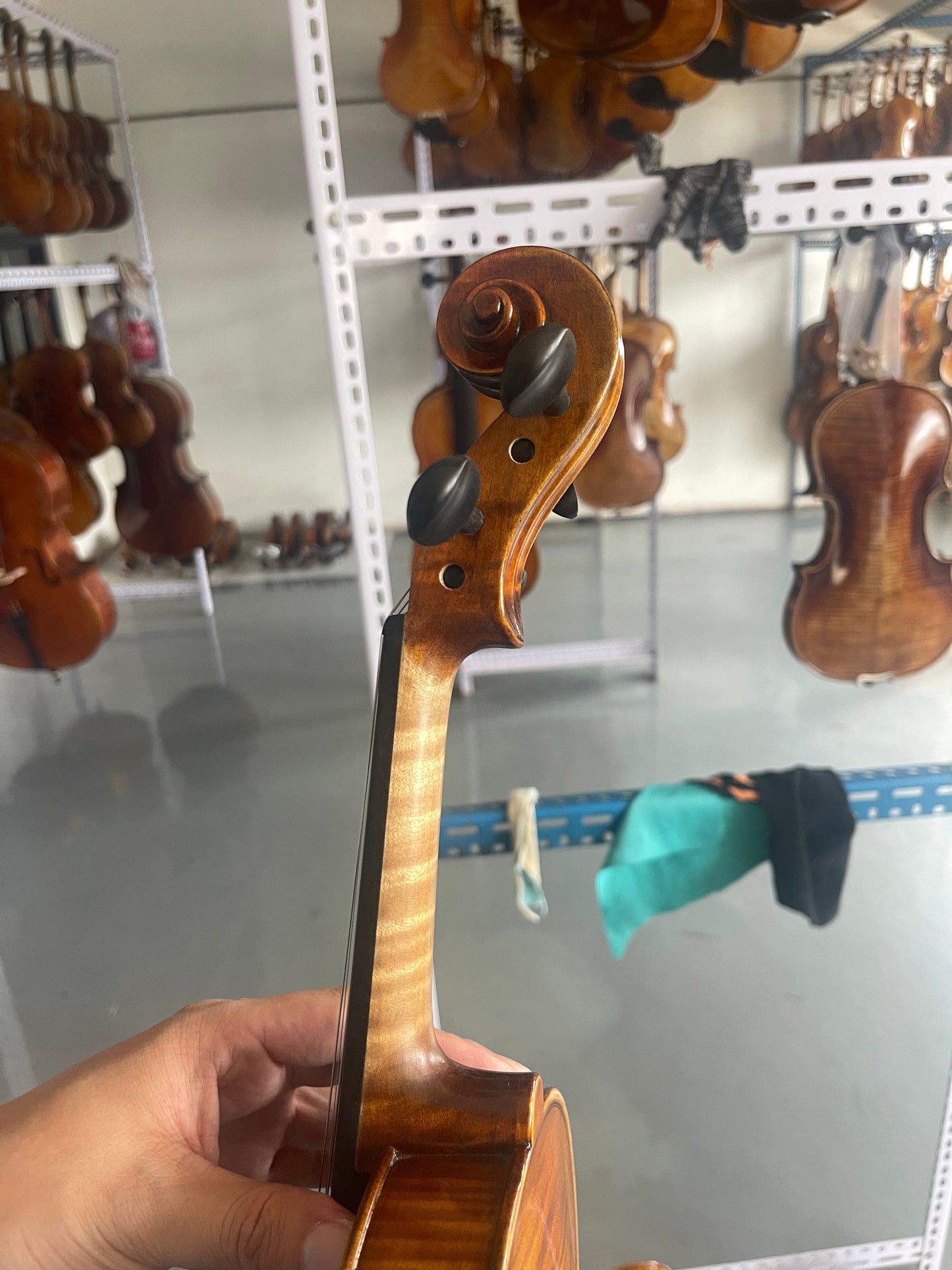SurpassMusica 4/4 handmade violin aged spruce and maple sweet sound Stradivari model