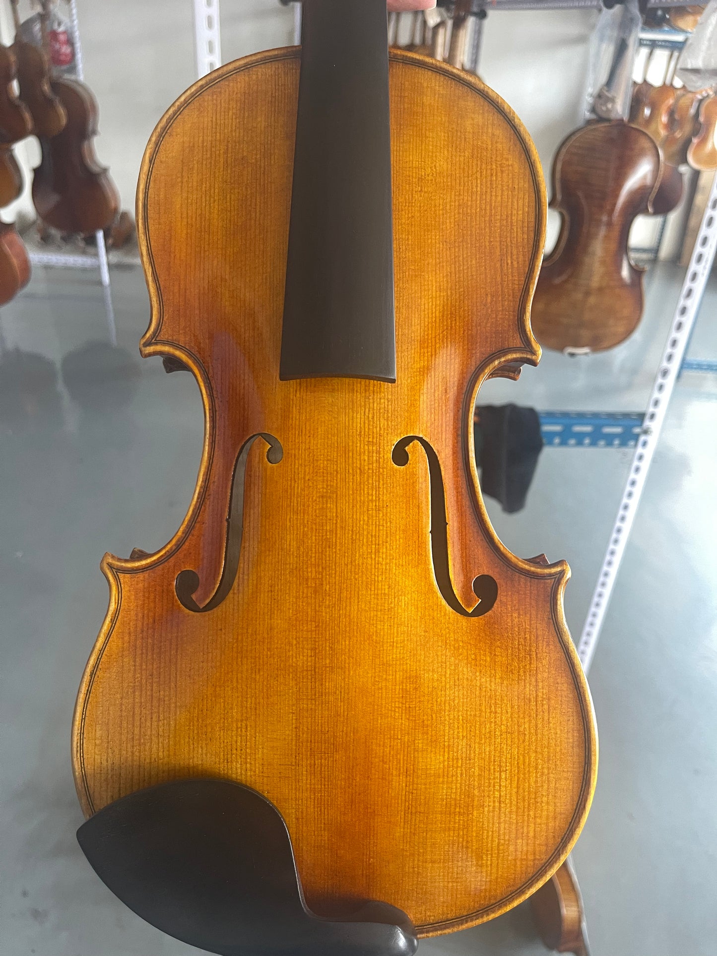 high quality 4/4 handmade violin spruce one piece maple back strings bridge case bright 6-18-8 sound