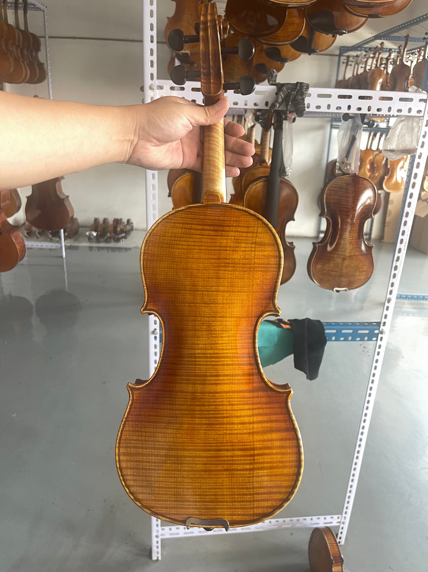 SurpassMusica full size handmade violin solid spruce and one piece maple back ,strings,bridge case are included