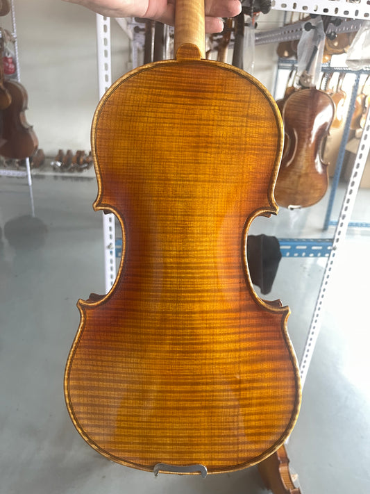 SurpassMusica full size handmade violin solid spruce and one piece maple back ,strings,bridge case are included