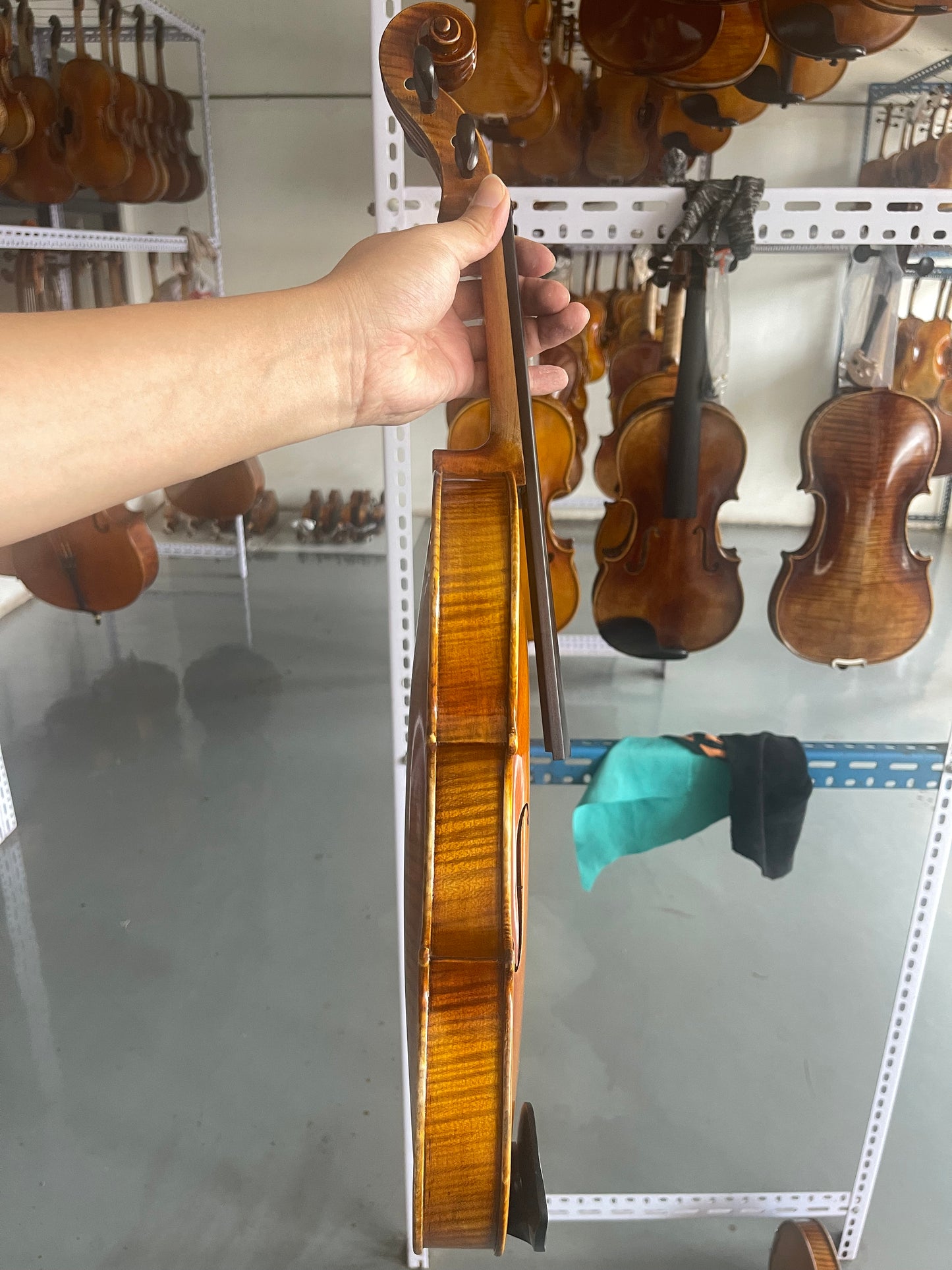 SurpassMusica full size handmade violin solid spruce and one piece maple back ,strings,bridge case are included