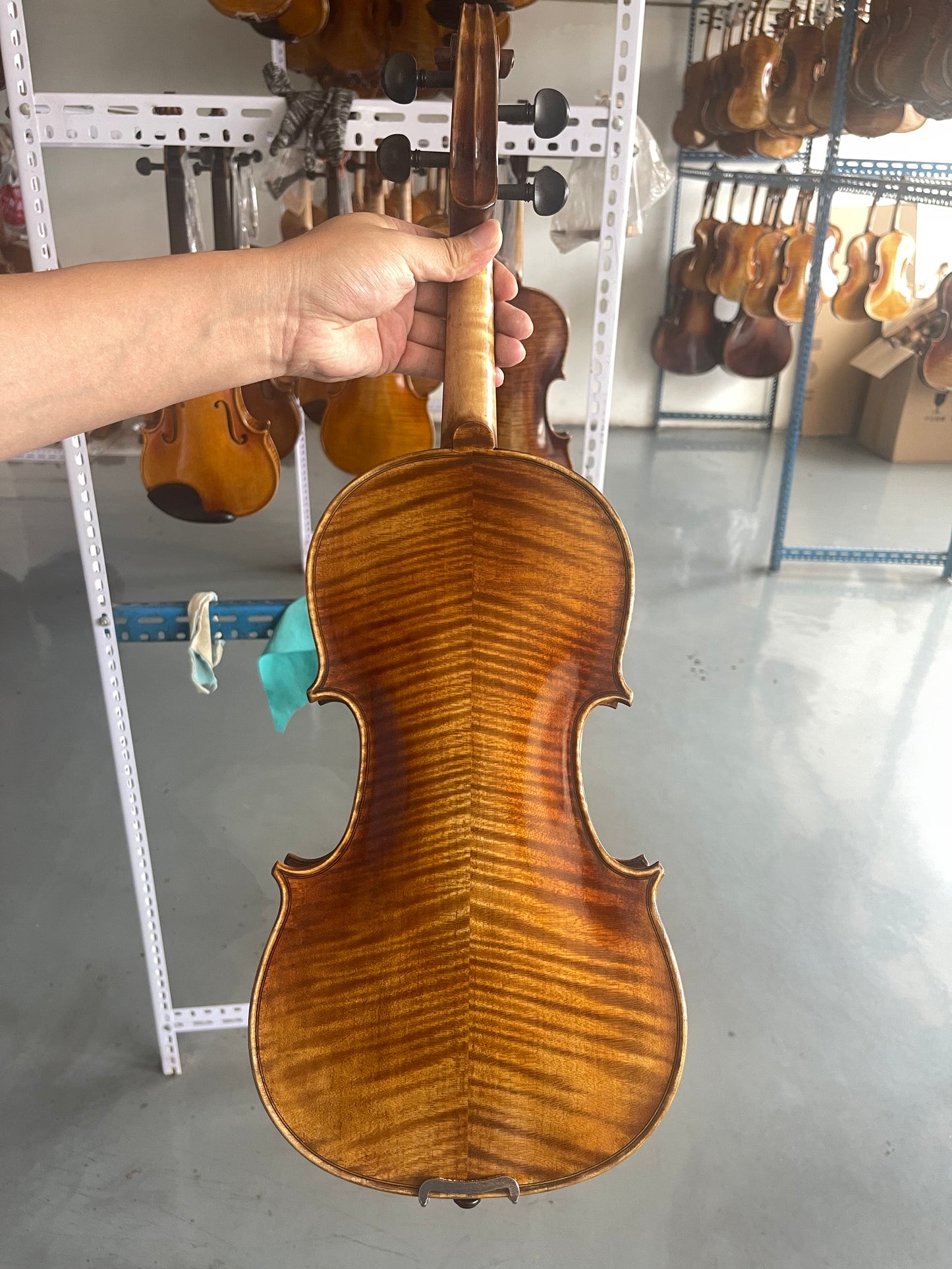 Fine 4/4 hanmade violin solid spruce and maple strings bridge sweet sound ready to play
