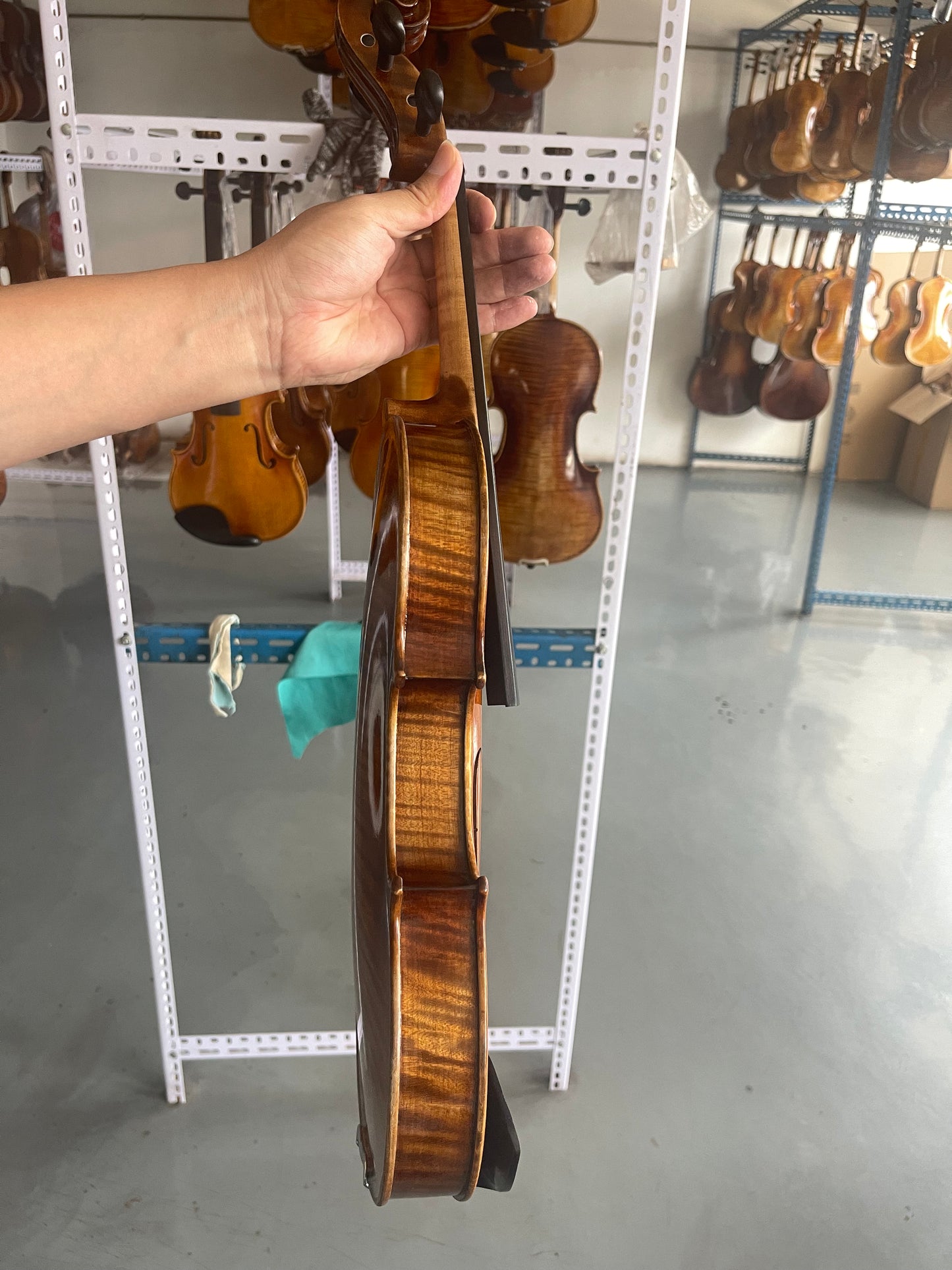 Fine 4/4 hanmade violin solid spruce and maple strings bridge sweet sound ready to play