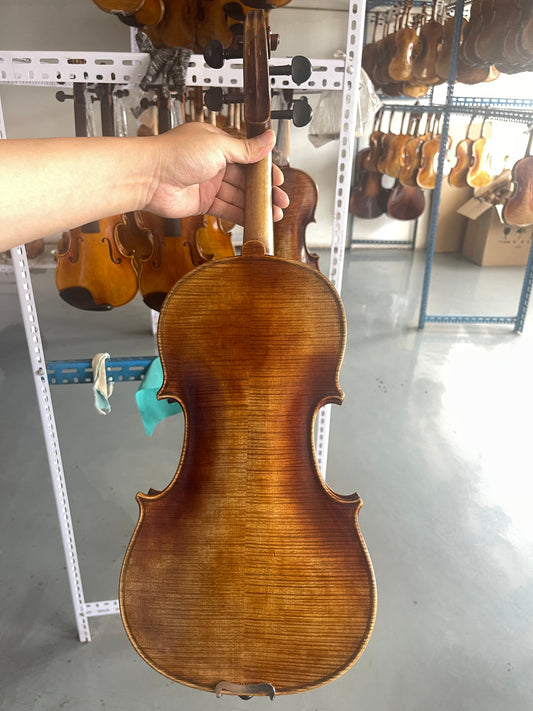 Fine 4/4 hanmade violin solid spruce and maple ready to play strings bridge sweet sound