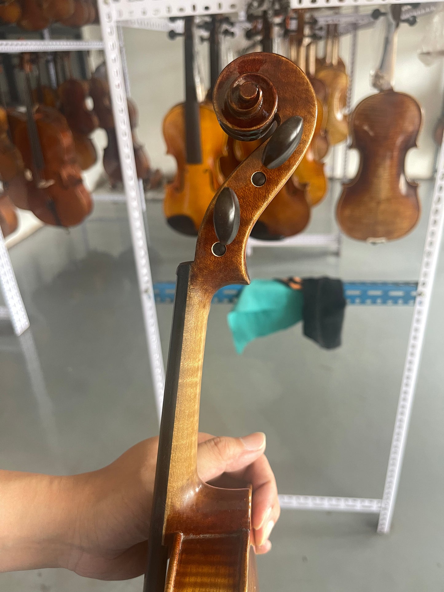 Fine 4/4 hanmade violin solid spruce and maple ready to play strings bridge sweet sound